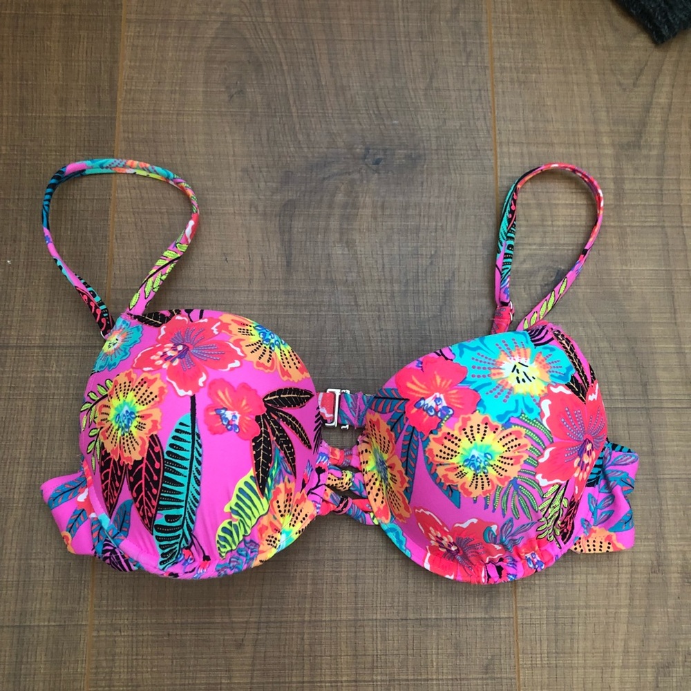 Xhilaration floral bikini top ✨